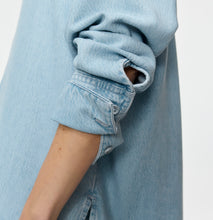 Charger l'image dans la galerie, Chemisier denim MAC
