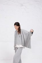 Charger l&#39;image dans la galerie, Chandail Maxi Cardigan NUMERICA

