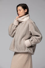 Charger l&#39;image dans la galerie, Manteau VANESSA fausse fourrure MAX

