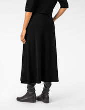 Charger l'image dans la galerie, Jupe viscose stretch noire PACINI
