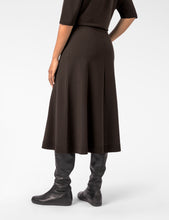 Charger l'image dans la galerie, Jupe viscose stretch choco PACINI
