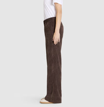 Charger l'image dans la galerie, Pantalon velours côtelé marron MAC

