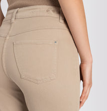 Charger l'image dans la galerie, Jeans DREAM straight leg beige MAC
