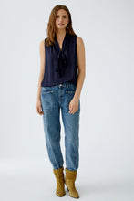 Charger l&#39;image dans la galerie, Blouse viscose marine OUI
