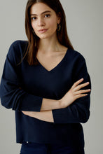 Charger l'image dans la galerie, Chandail pull maille col V
