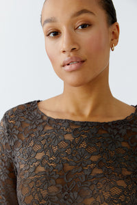 Chandail dentelle OUI