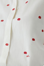 Charger l&#39;image dans la galerie, Blouse en coton avec broderie OUI

