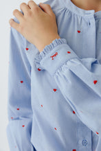 Charger l'image dans la galerie, Blouse bleue coeur rouge OUI
