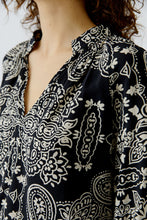 Charger l'image dans la galerie, Blouse imprimée ethnique OUI
