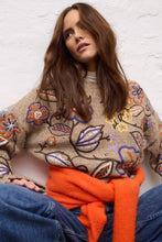 Charger l'image dans la galerie, Chandail camel violet broderies OUI
