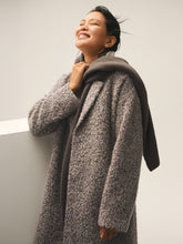Charger l&#39;image dans la galerie, Manteau à col cranté en alpaga frisé FISHER

