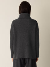 Charger l&#39;image dans la galerie, Pull laine recyclée charcoal FISHER
