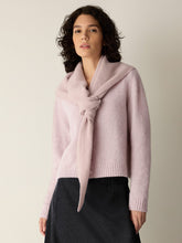 Charger l'image dans la galerie, Foulard triangulaire en cachemire italien FISHER
