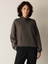 Charger l'image dans la galerie, Chandail 100% cachemire taupe FISHER
