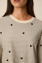 Charger l'image dans la galerie, T-Shirt JOSEPHINE coeur noir DES PETITS HAUTS
