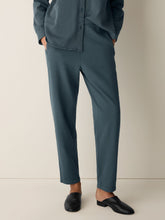 Charger l'image dans la galerie, Pantalon relax en coton eucalyptus FISHER
