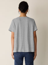 Charger l'image dans la galerie, T-shirt lin bio noir et blanc FISHER
