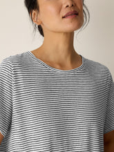 Charger l'image dans la galerie, T-shirt lin bio noir et blanc FISHER
