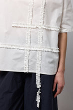 Charger l'image dans la galerie, Blouse popeline perle NEIRAMI
