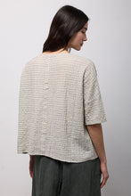 Charger l'image dans la galerie, Blouse greige en coton gaufré NEIRAMI
