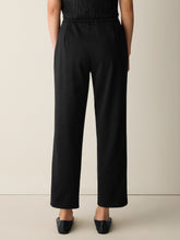 Charger l'image dans la galerie, Pantalon ponte stretch noir FISHER
