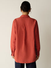 Charger l'image dans la galerie, Chemisier en lin orange sanguine FISHER
