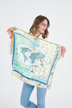 Charger l'image dans la galerie, Écharpe 100% soie Dora bleu STORIATIPIC
