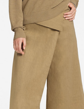 Charger l'image dans la galerie, Pantalon asymétrique en lin stretch PACINI
