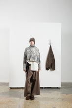 Charger l'image dans la galerie, Pull CROP HIGH NECK handpaint SERIENUMERICA
