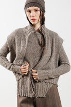 Charger l'image dans la galerie, Gilet PATCH TOP gris SERIENUMERICA
